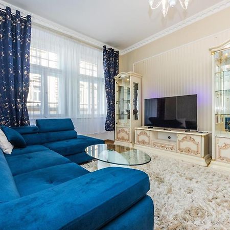 Prostorny Tripokojovy Apartman U Nabrezi Vltavy Apartment Prague Exterior photo