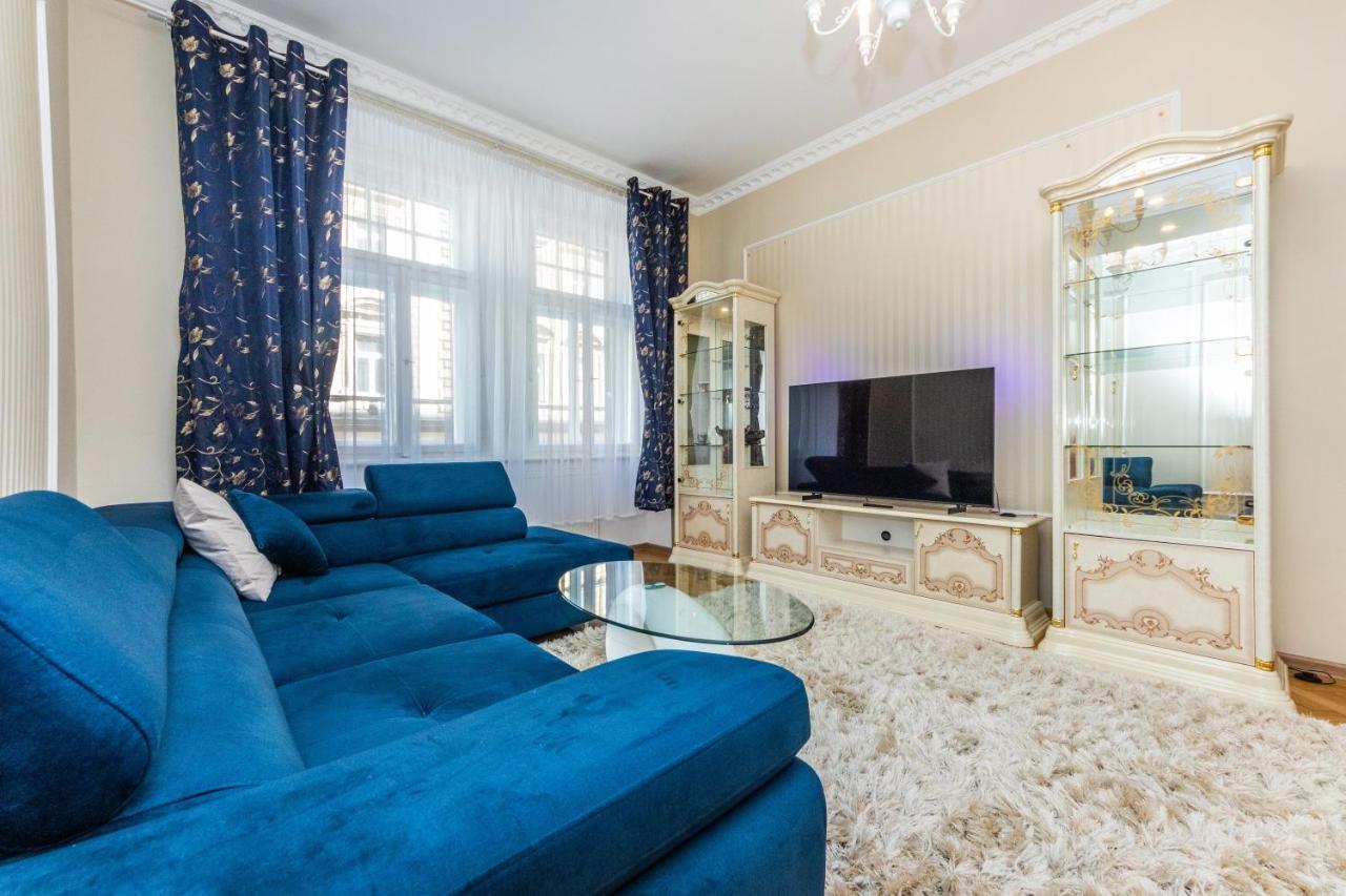 Prostorny Tripokojovy Apartman U Nabrezi Vltavy Apartment Prague Exterior photo