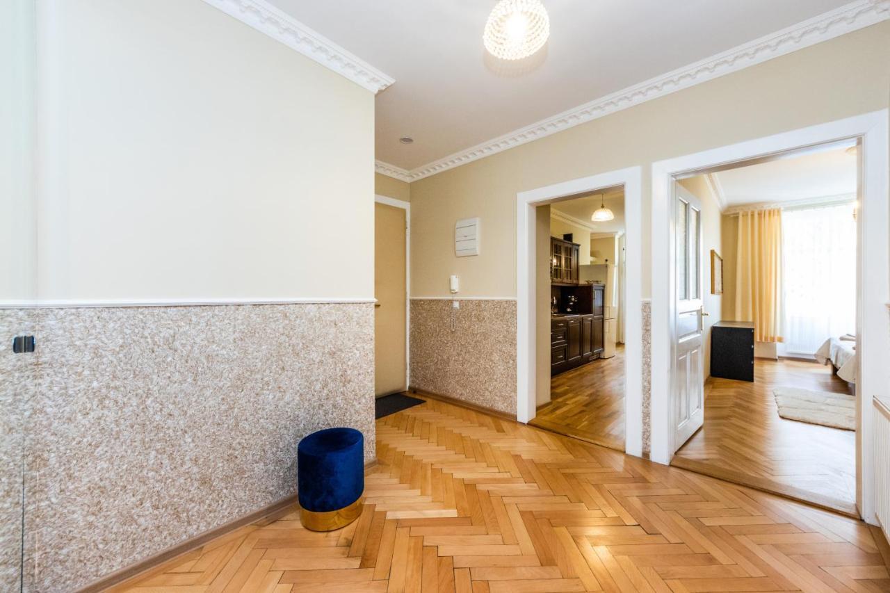 Prostorny Tripokojovy Apartman U Nabrezi Vltavy Apartment Prague Exterior photo