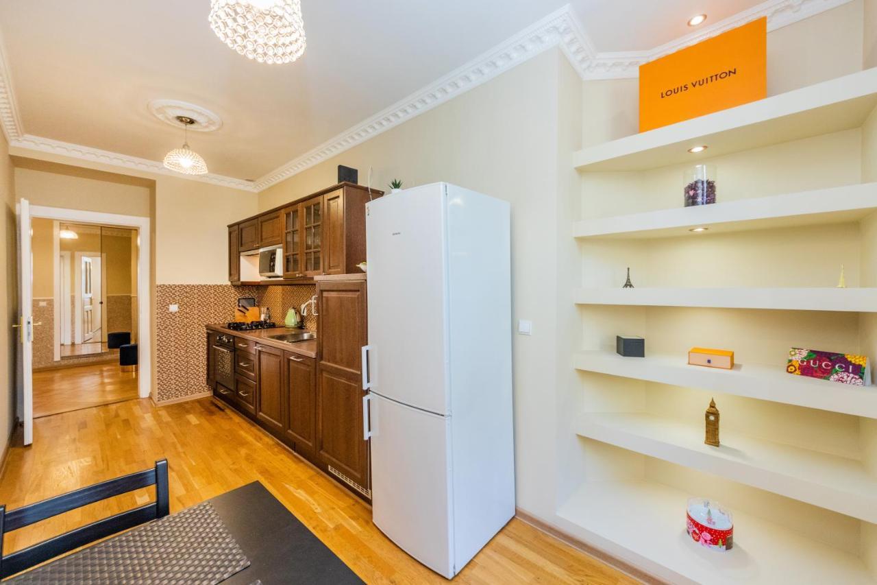 Prostorny Tripokojovy Apartman U Nabrezi Vltavy Apartment Prague Exterior photo